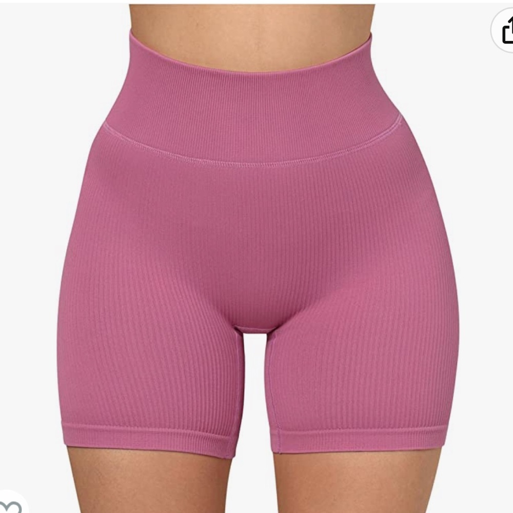 Pink ribbed biker shorts